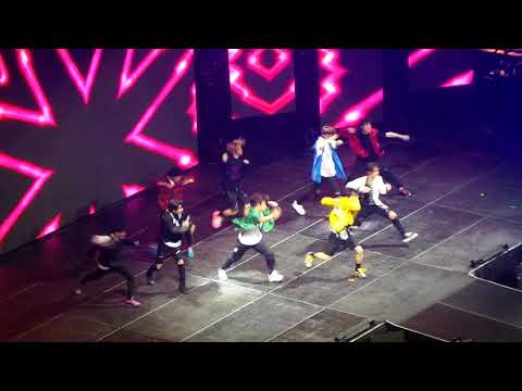 180623 PENTAGON x STRAY KIDS " PASSION " { KCONNY2018 }