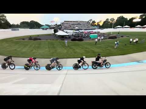 Women’s keirin qualifying heat 1