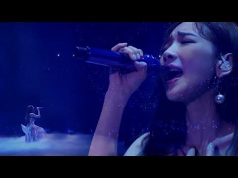 TAEYEON - Gravity (  's... Taeyeon Concert in Seoul ) Full HD 1080P