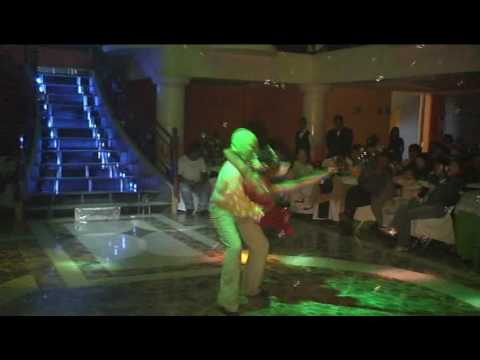 BAILE DE 15 AÑOS DE MONICA AMAIRANI VALS 3