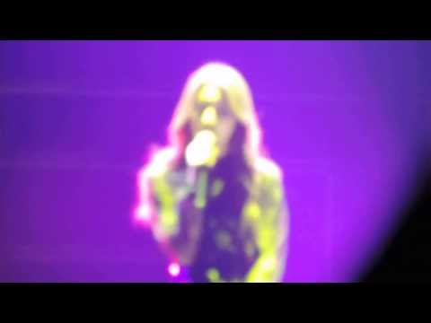 [Fancam] 140125 Miss A Hong Kong Fan Party --- Suzy's solo stage opening