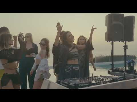 Korolova, Mark Tarmonea, AGAP  -  Whispers