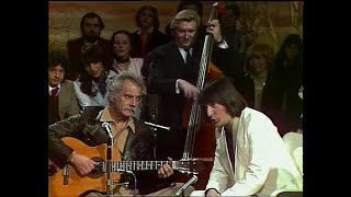 Serge Lama chante &quot;Auprès de mon arbre&quot;