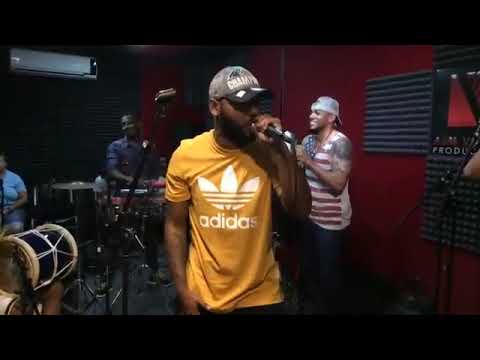 Negro 5 Estrellas / Pa La Calle (En Vivo)