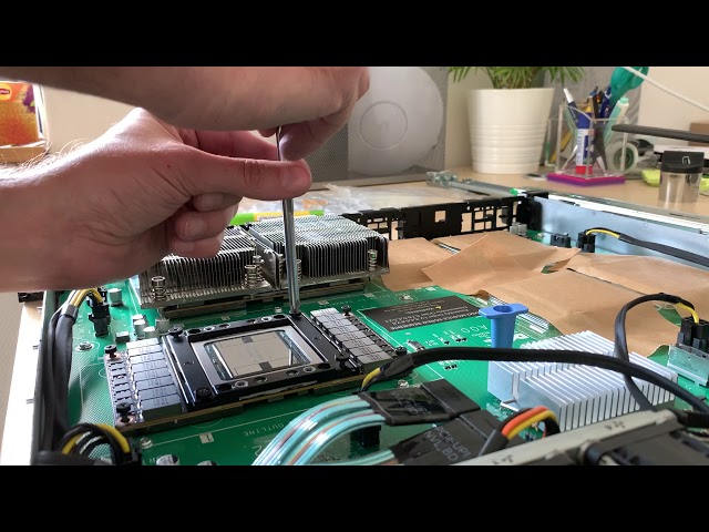 Vídeo relacionado con SXM2 V100 X16 de un solo canal a través de placas base 8654 Interfaces Tarjeta gráfica para despliegue externo GPU de refrigeración