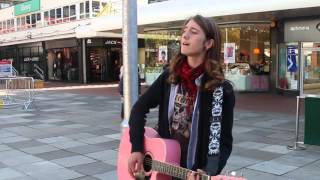 Chuck Berry - Johnny Be Good (cover): Ellis Devlin - Busking