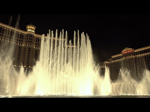 Fountains of Bellagio - This Kiss (night)