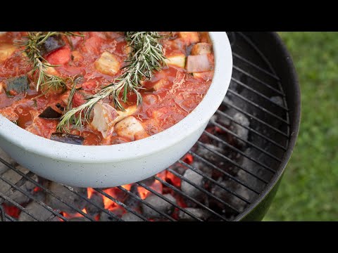 Ratatouille im Keltentopf: Kochkunst auf offenem Feuer mit CeraFlam Keramik!