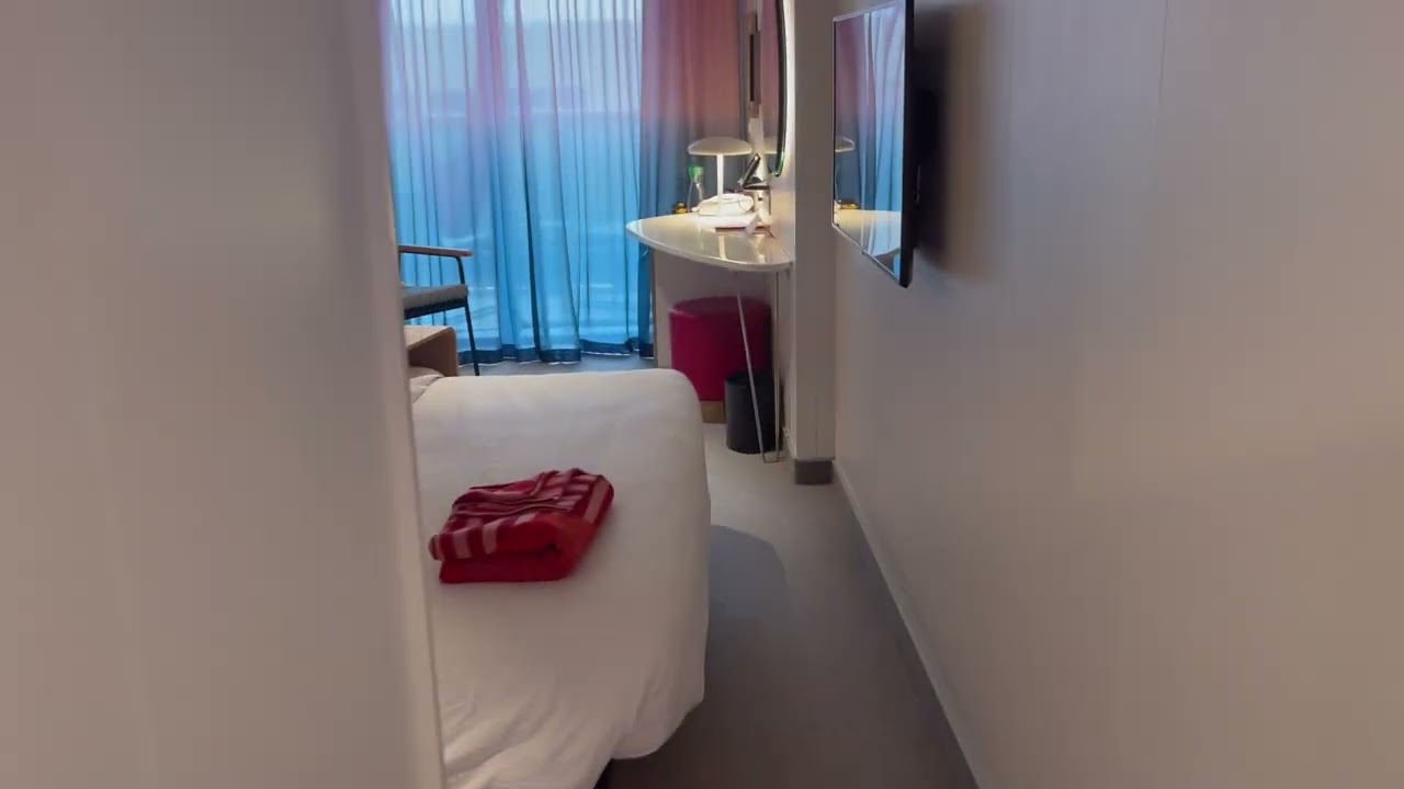 Scarlet Lady - Cabin 8334A - Video 1