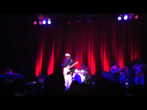 [2/8] Buddy Guy at the Metropolis Montreal, Quebec April 7, 2011 - www.buddyguy.net