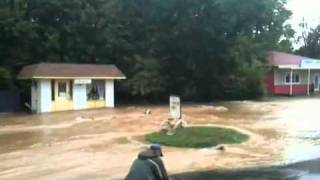 preview picture of video 'Van Buren Arkansas Flooding along Highway 59 (Fayetteville Road)'