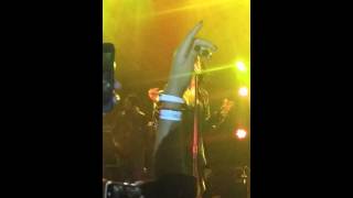 Jhene Aiko - To Love &amp; Die (live)