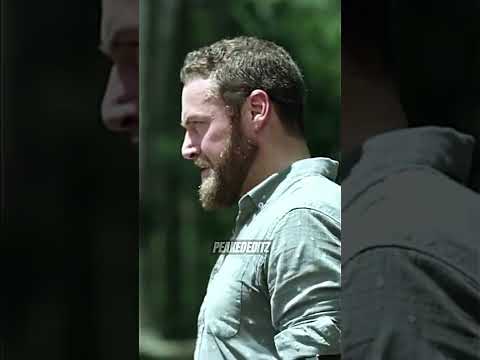 Aaron Kills Commonwealth Soldier | The Walking Dead #shorts