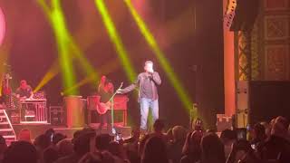 Gary Allan singing A Feelin Like That