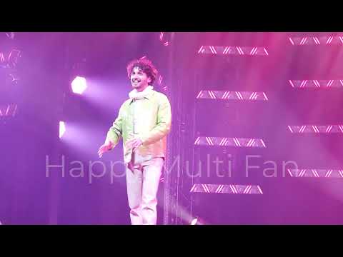 💙💛❤ K3 VLEUGELS SHOW   MIKE VRAAGT WAT IS JULLIE LIEVELINGSLIED