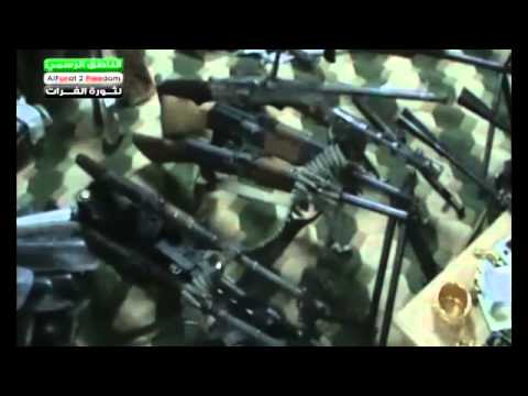 غنائم كتائب الجيش الحر من فرع الأمن السياسي بعد السيطرة عليه ضمن معركة "فجر التحرير"