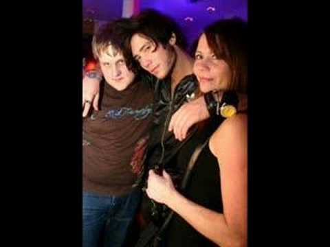 Brolle Jr, Sound of a Drum