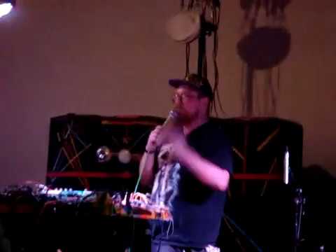 Dan Deacon | Konono Ripoff No. 1 (audience dance competition) | live El Rey, October 20, 2012