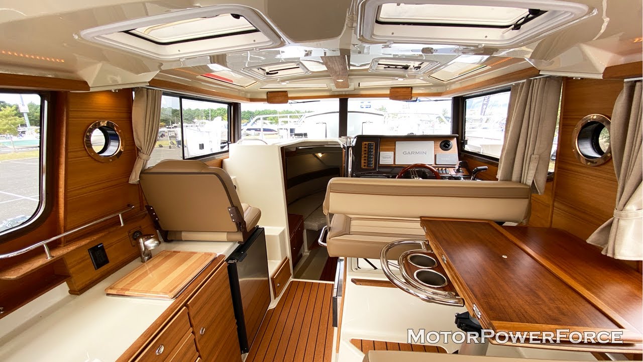 Ranger Tugs R-27 Luxury Edition Boat