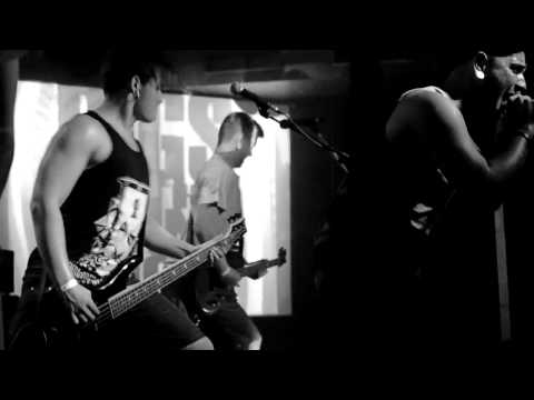 Pigs In The Living Room - Supersonic "new song"