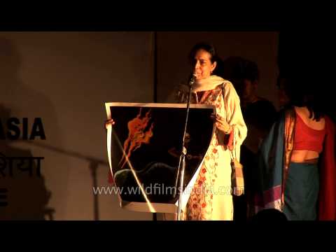 download lagu mp3 mp4 One Billion Rising Poster, download lagu One Billion Rising Poster gratis, unduh video klip One Billion Rising Poster