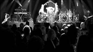 Ready For The World live in Cancun in Black and White - Gently