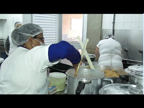 Sesi muda a rotina da cozinha escolar para ajudar entidades assistenciais de Rio Claro