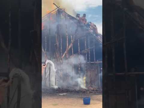 Casa tradicional pega fogo em aldeia indígena de Juína, no Mato Grosso