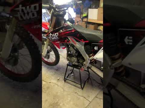 2007 CRF250R START UP/REV LIMITER