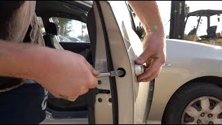 How to Remove and Replace a Hyundai Elantra Exterior Door Handle