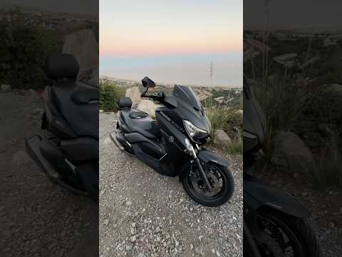 XMAX 400, the TMAX’s little sister – smaller engine but still a fun scooter. #400cc #yamaha #bike