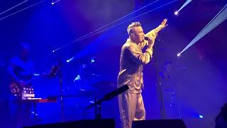 Robbie Williams - Raver - Under The Radar gig 7 Oct 2019