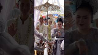 Download lagu BAGIAN 1 - Suasana Pernikahan Adat Sunda #youtube #shorts #viral #fyp #adatsunda #wedding mp3 Download lagu BAGIAN 1 - Suasana Pernikahan Adat Sunda #youtube #shorts #viral #fyp #adatsunda #wedding mp3
