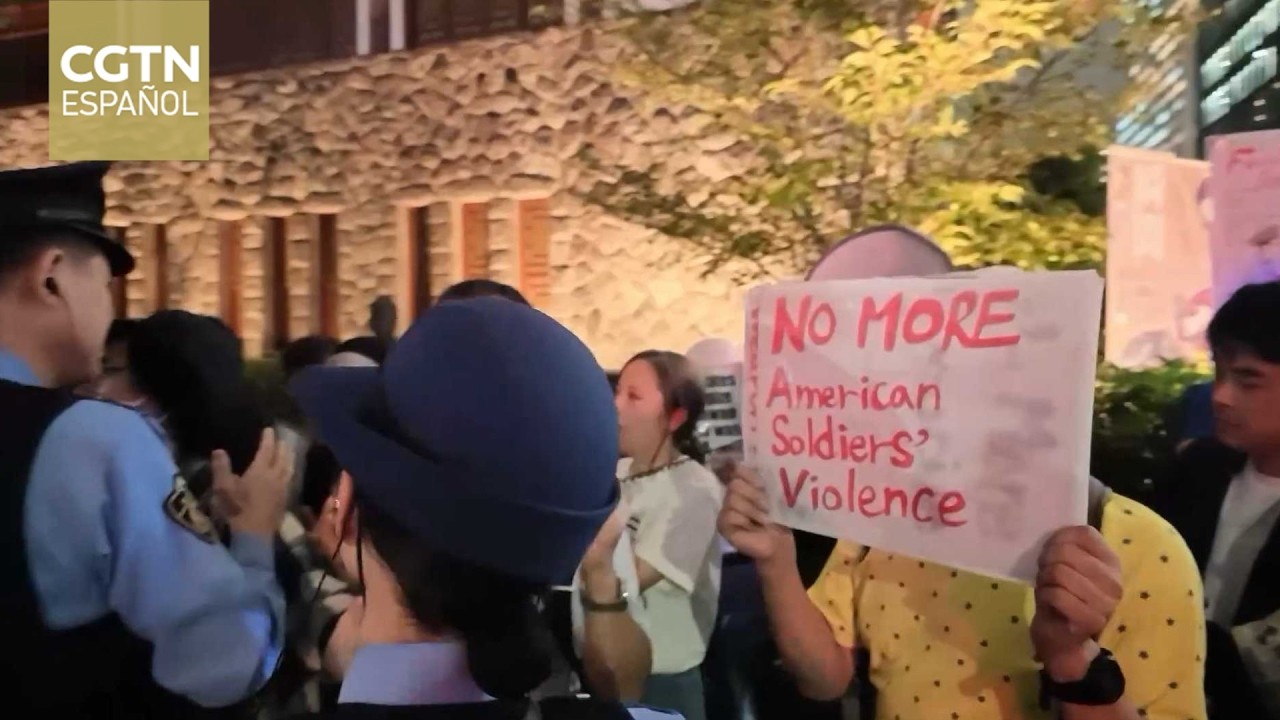 Manifestantes japoneses exigen el cierre de las bases estadounidenses tras el arresto de un marine