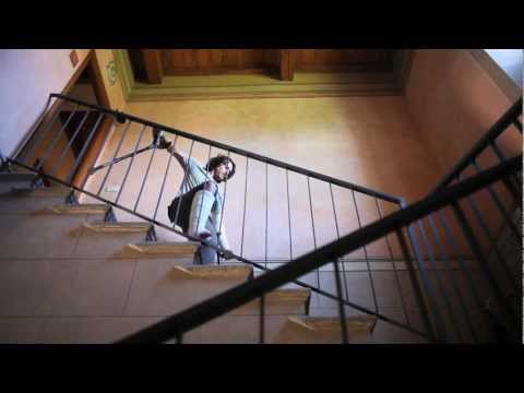 comment monter escalier avec bequilles