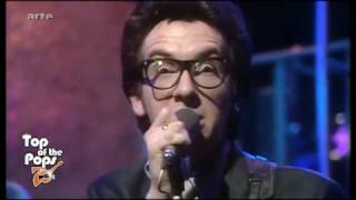 Elvis Costello &amp; The Attractions - I Don&#39;t Want To Go To Chelsea