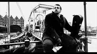 Cornelis Vreeswijk   Somliga går med trasiga skor