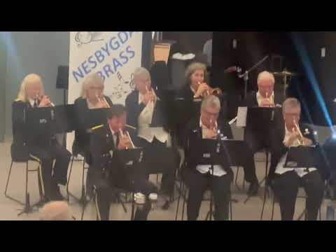 Kursiv av Jørund Fluge Samuelsen & Hans Petter Aaserud med Nesbygda Brass