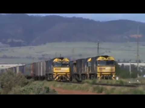 Pacific National 7MP7 passes 7AX7 at Coonamia