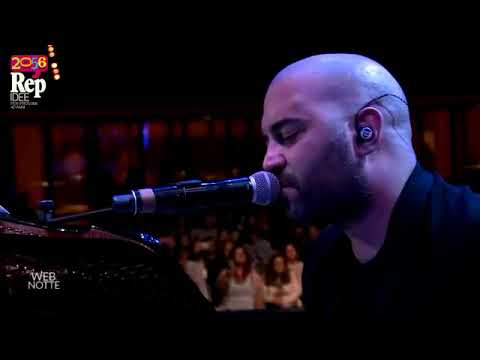 Giuliano Sangiorgi - Il medley piano e voce