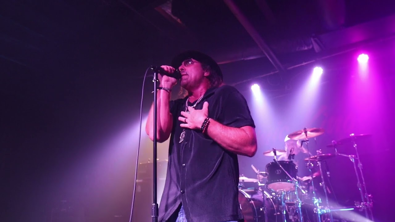 Atomic Kings - Live (Official Music Video) - YouTube