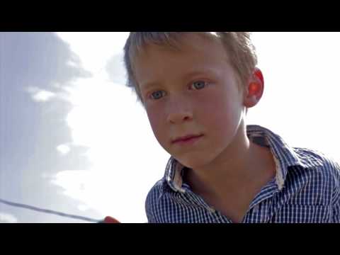 Zoon politikon - Čovjek pas (Official Video, 2013)