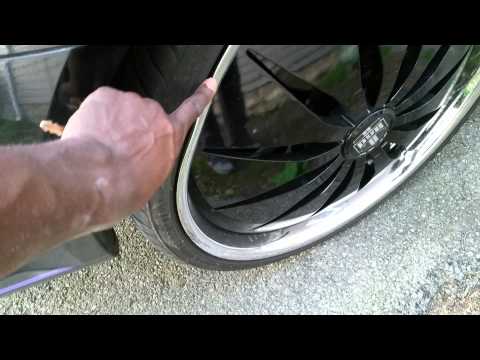 2005 Dodge Magnum on 24 inch dub rims