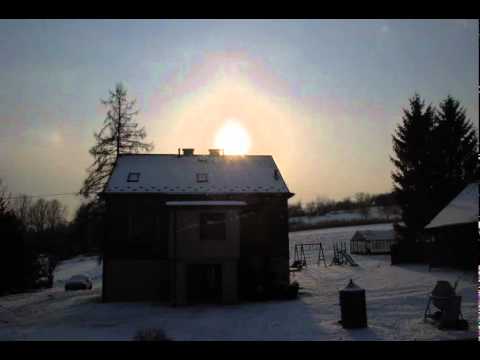 Zachód słońca nad domem Time Lapse