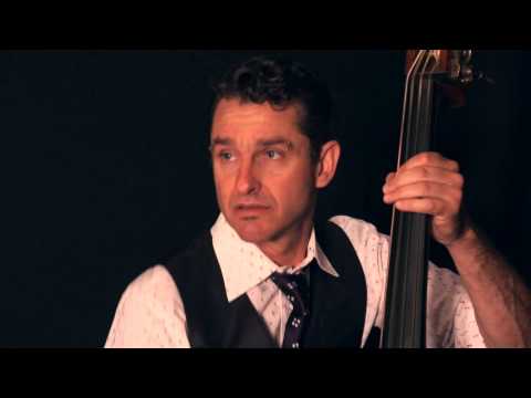 Double bass upright bass insane performance.Stephane Barral plays his contrebasse for you.