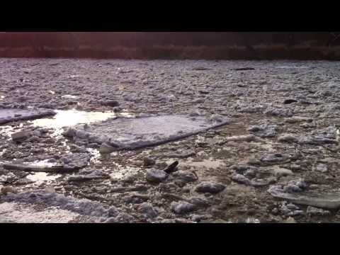 Ice flow down the Raccoon River