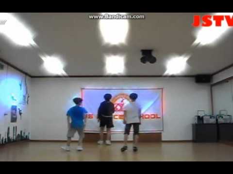 Predebut Chan (Dino) dancing to Neyo "Can't Help But Wait"
