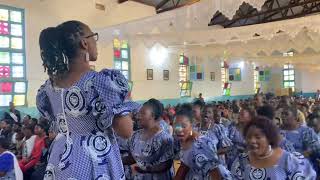 Download lagu Kwaya Ya Familia Takatifu Tunduma - Nakuinulia ( Sunday Playlist) mp3 Download lagu Kwaya Ya Familia Takatifu Tunduma - Nakuinulia ( Sunday Playlist) mp3