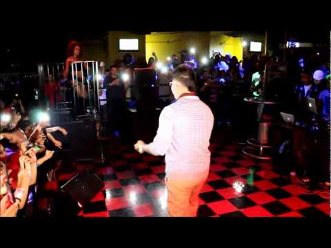 FARRUKO LIVE "HOLA BEBA"