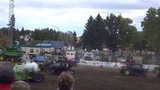 preview picture of video 'Nezperce Combine Demolition Derby'